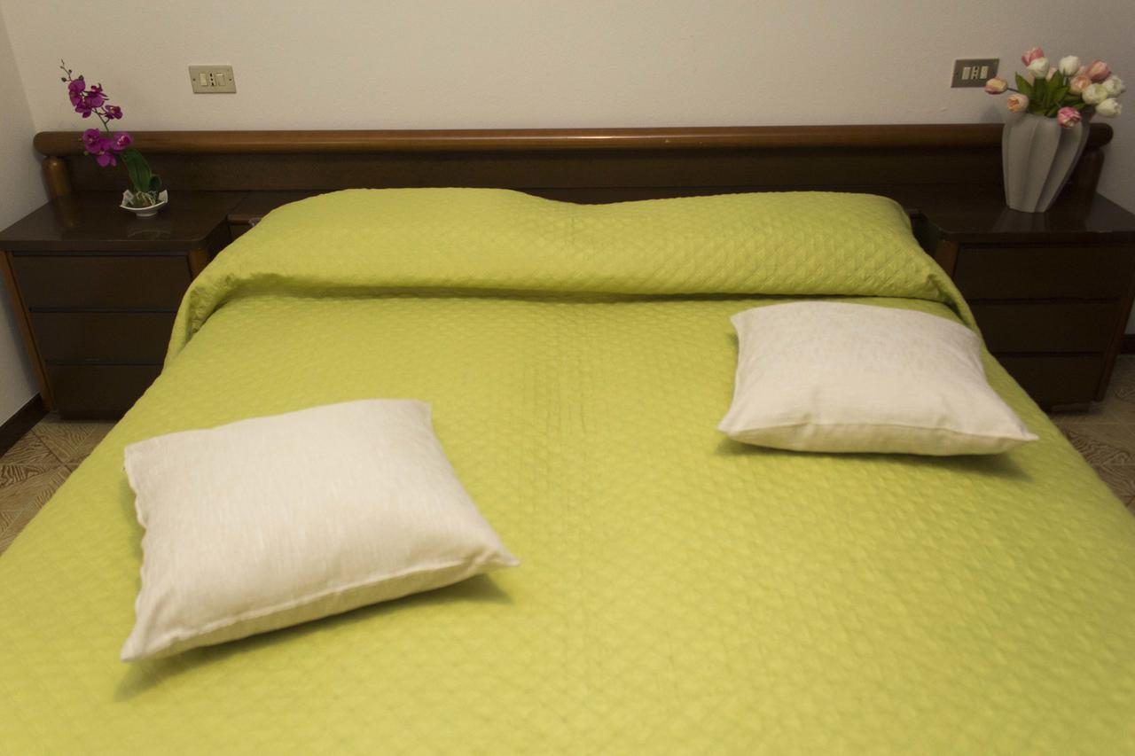 Appartamento Casa Madali' - Nel Borgo Marone Esterno foto