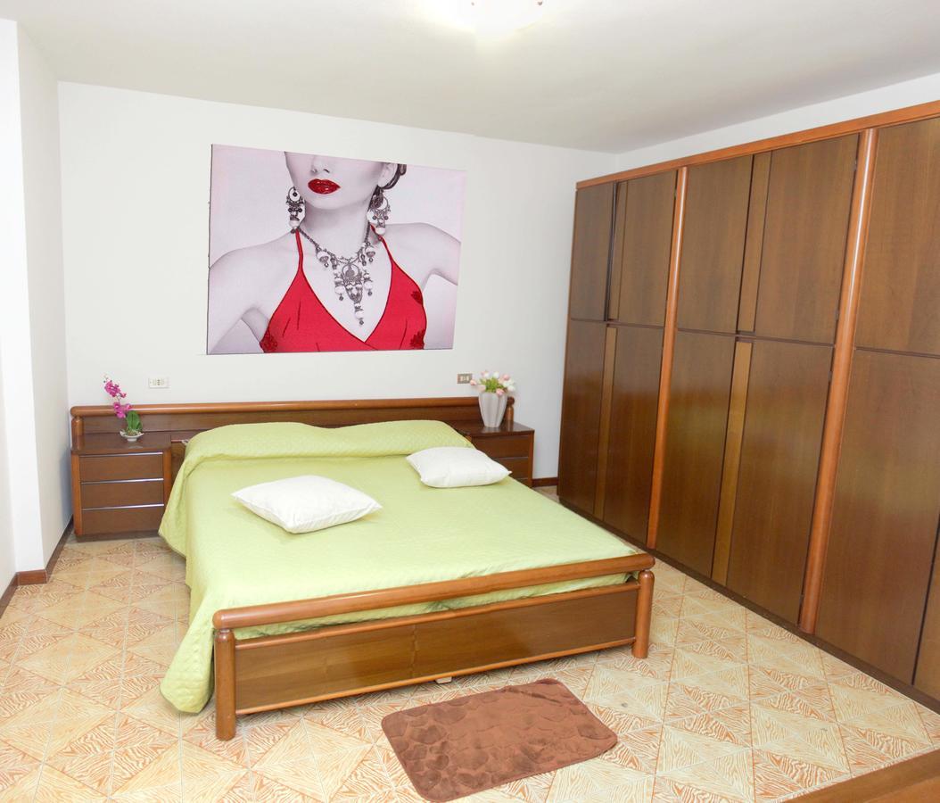 Appartamento Casa Madali' - Nel Borgo Marone Esterno foto